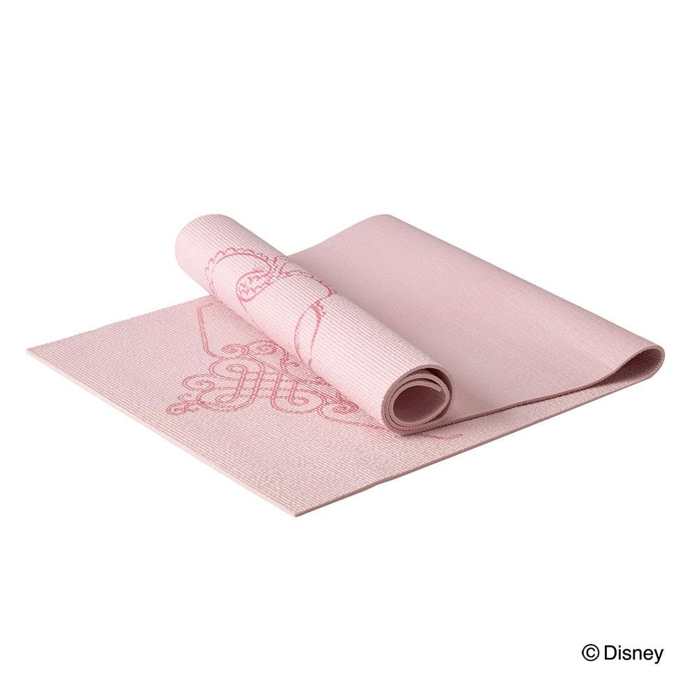 Disney - トラベルヨガマット ディズニーのトラベルヨガマットで伸び〜っ。夏のリラックス